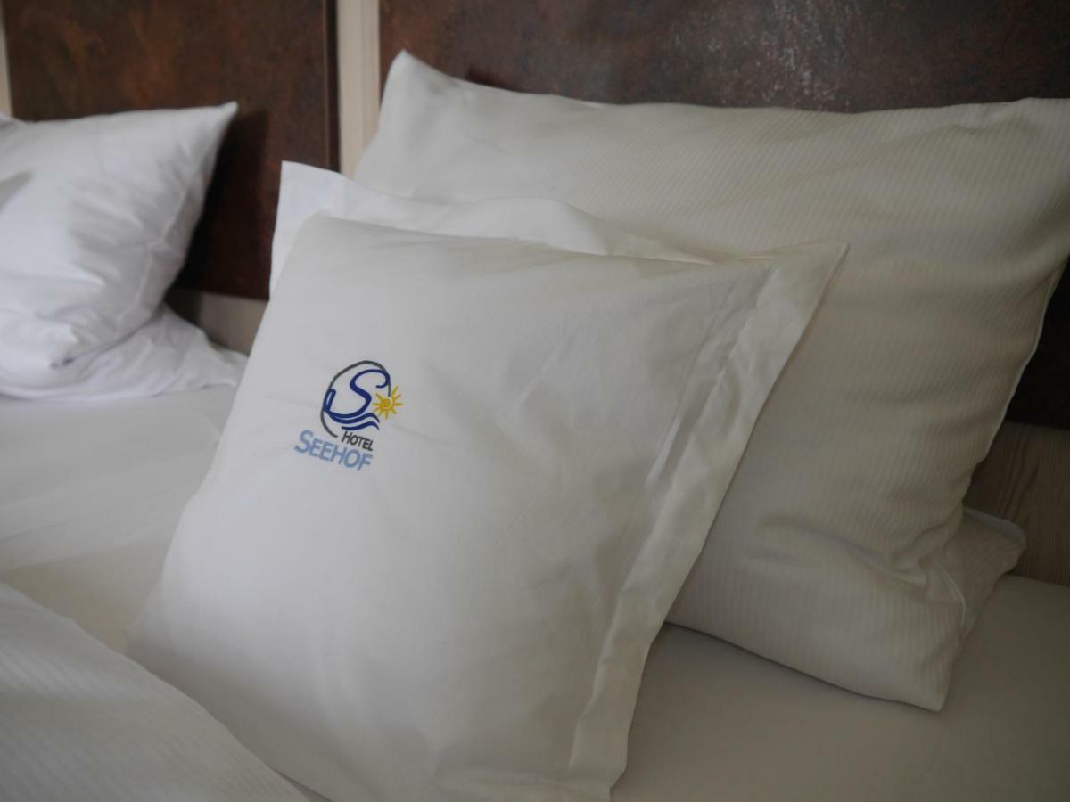 Hotel & Gaestehaus Seehof メーアスブルク エクステリア 写真