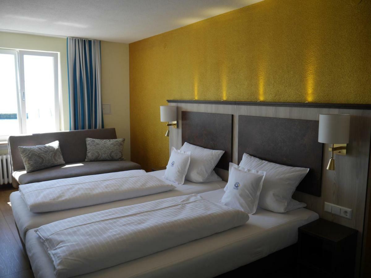 Hotel & Gaestehaus Seehof メーアスブルク エクステリア 写真
